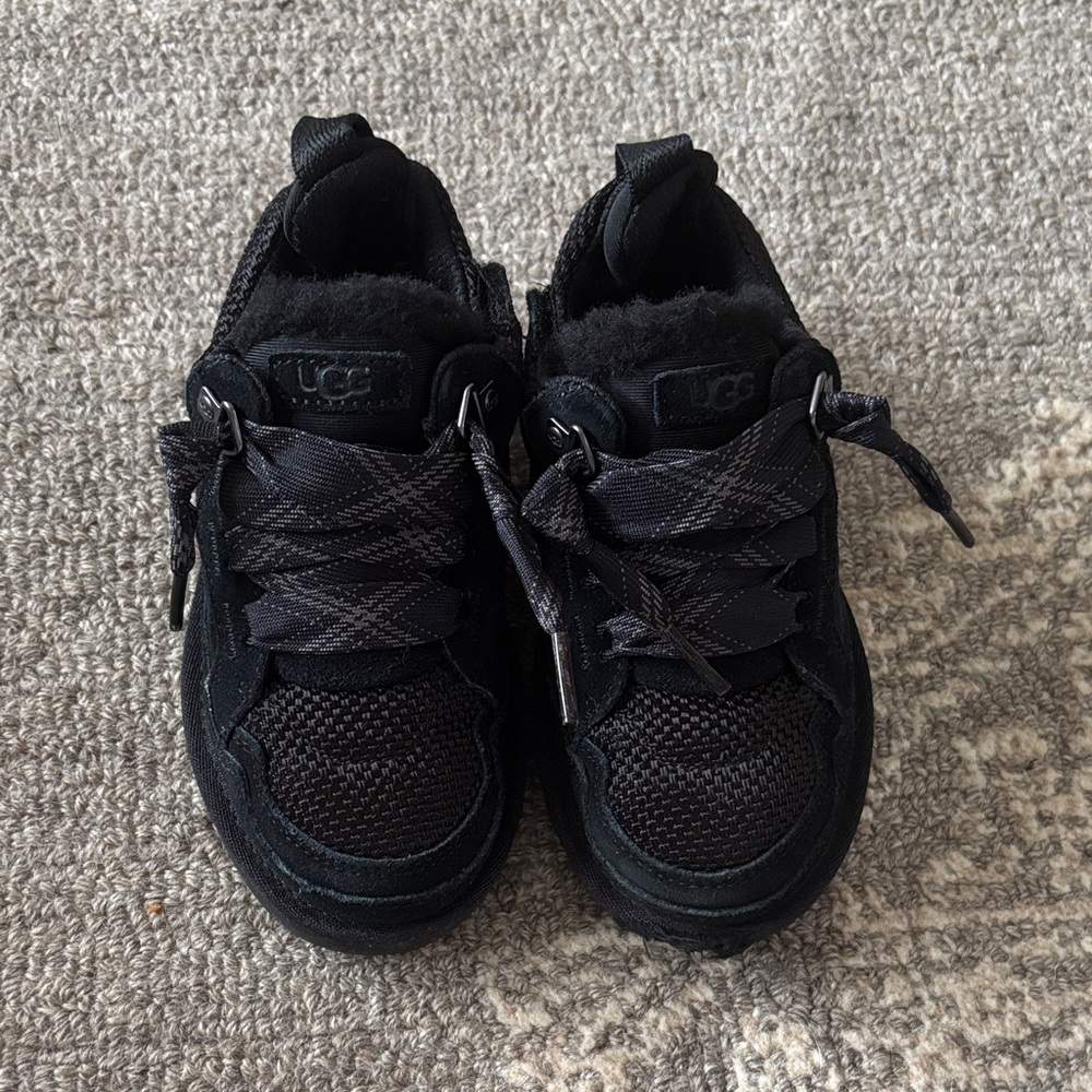 UGG Kids lowmel sneakers - kids size 10